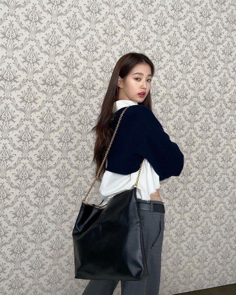 wonyoung pics tweet media