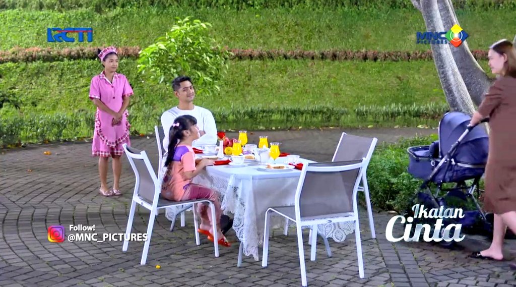 preiajadaahh's tweet image. Semakin tidak kreatif membuat cerita
#IkatanCintaBadScript 
#IkatanCinta