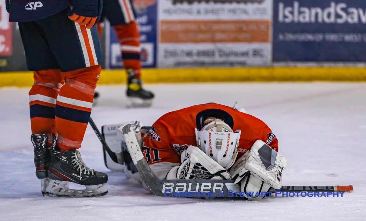 ppanthersvijhl's tweet photo. FINALS!  Trailing 3-0 to the @IslandersKP , @logan_speirs and @kybrownnn_91 each score a pair of goals each, with Brown scoring in OT, to give the @ppanthersvijhl an improbable come from behind win in Game 6.  They now advance to face @GeneralsJrB in the @vijhlofficial finals! https://t.co/PYxqRrmnbM