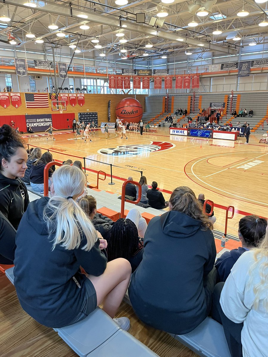 Elite 8 tomorrow after tonight’s win ! Cougs led by <a href="/kyliefernstrom/">kylie fernstrom</a> <a href="/brookebullock13/">Brooke Bullock</a> <a href="/mia_martineau/">Mia Martineau</a> <a href="/hemanikalia/">mani</a> - 7pm tomorrow vs Walla Walla for a trip to the final 4. #GoCougs