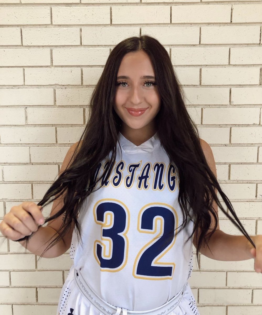 kaelachavez32's tweet photo. wanted to share my changes over the years… freshman >>> senior 🥲 https://t.co/7IdCLvDtFU