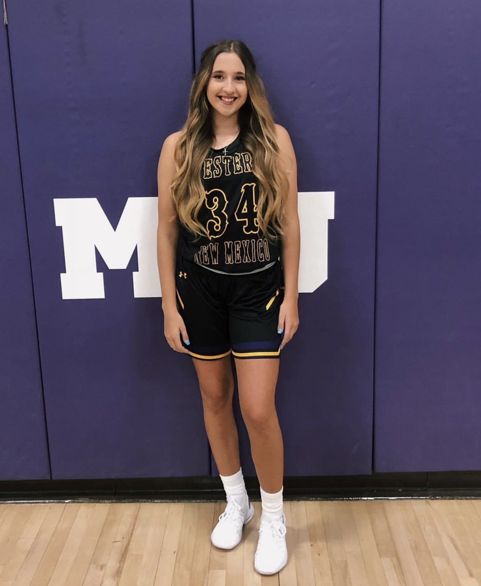 kaelachavez32's tweet photo. wanted to share my changes over the years… freshman >>> senior 🥲 https://t.co/7IdCLvDtFU