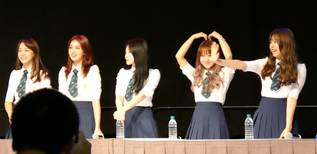 hourlyIOI_'s tweet photo. I miss them 🥺 #IOI #아이오아이 @ioi_official_ https://t.co/gFGImr4mQY