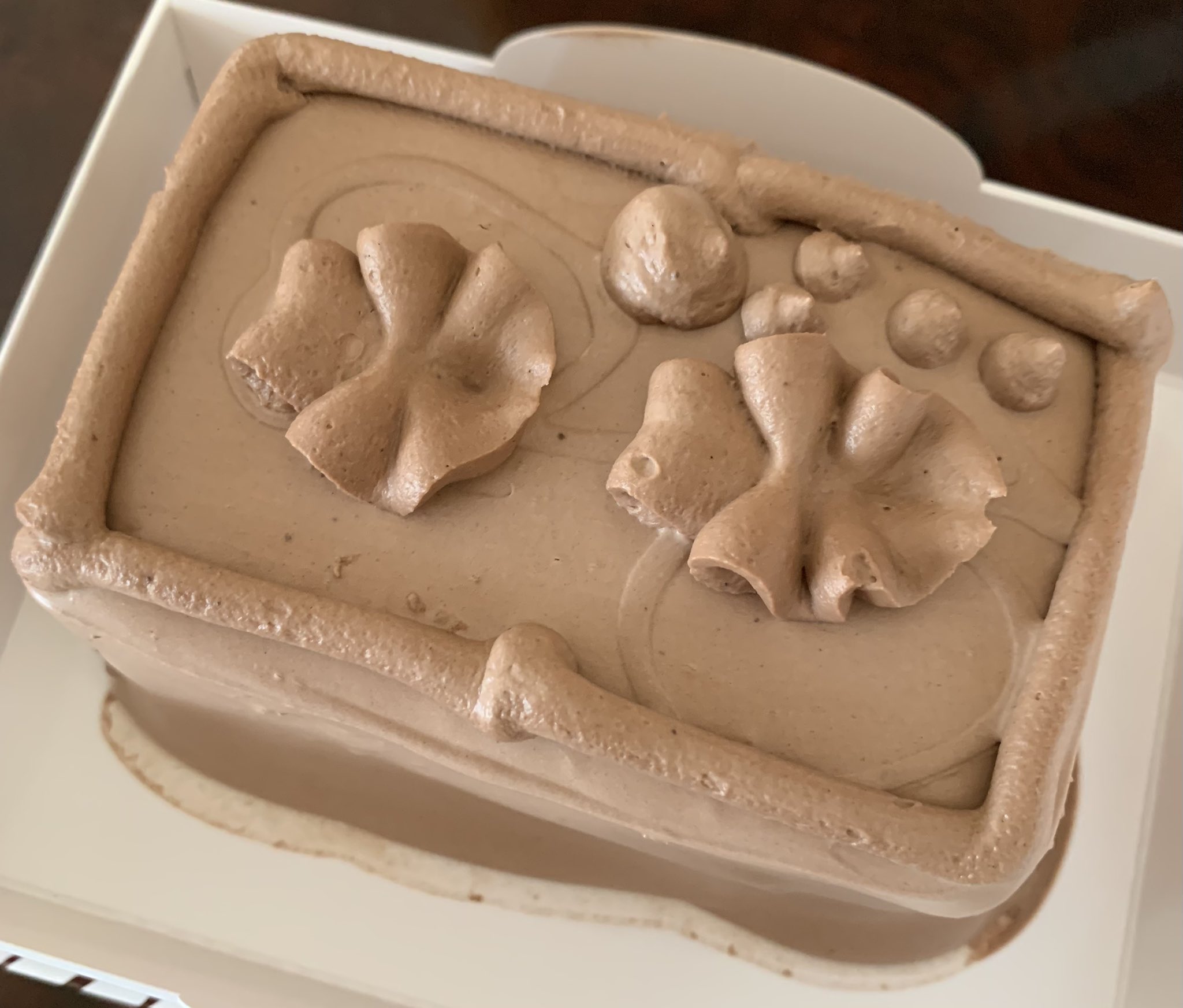 𝙏𝙖𝙢𝙞 𝙣𝙚 毎月日は 大好きな赤坂 トップス ケーキ限定販売日 栄の三越行って 少し並んで チョコレートケーキを買いました そして食べました レギュラーはすでに完売 T Co Q4t3z3seyy Twitter