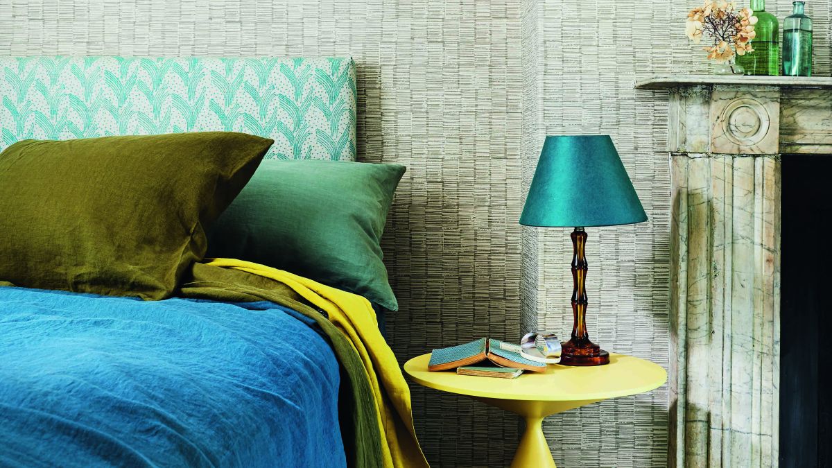 The secret to a better sleep could be down to rearranging the books on your nightstand trib.al/zoanuov