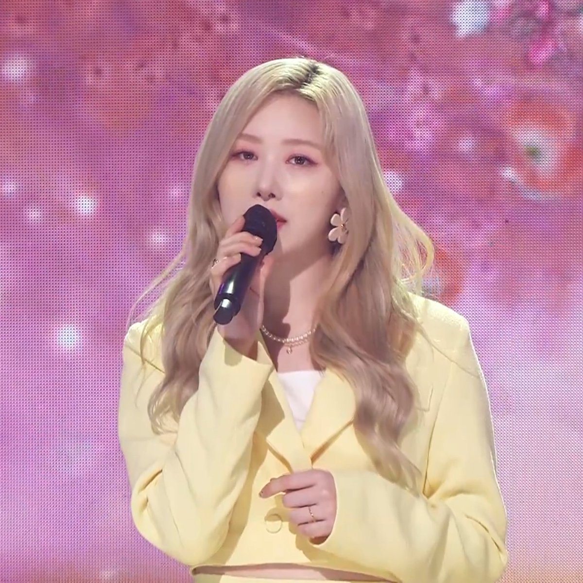 idealtypegirl's tweet photo. So pretty~~~

#우리의_겨울에도_봄이_찾아오겠죠 
#홍의진 #HONGEUIJIN
#홍의진_여덟번째봄 
#여덟번째봄 #The8thSpring https://t.co/hgUbdaqqbr