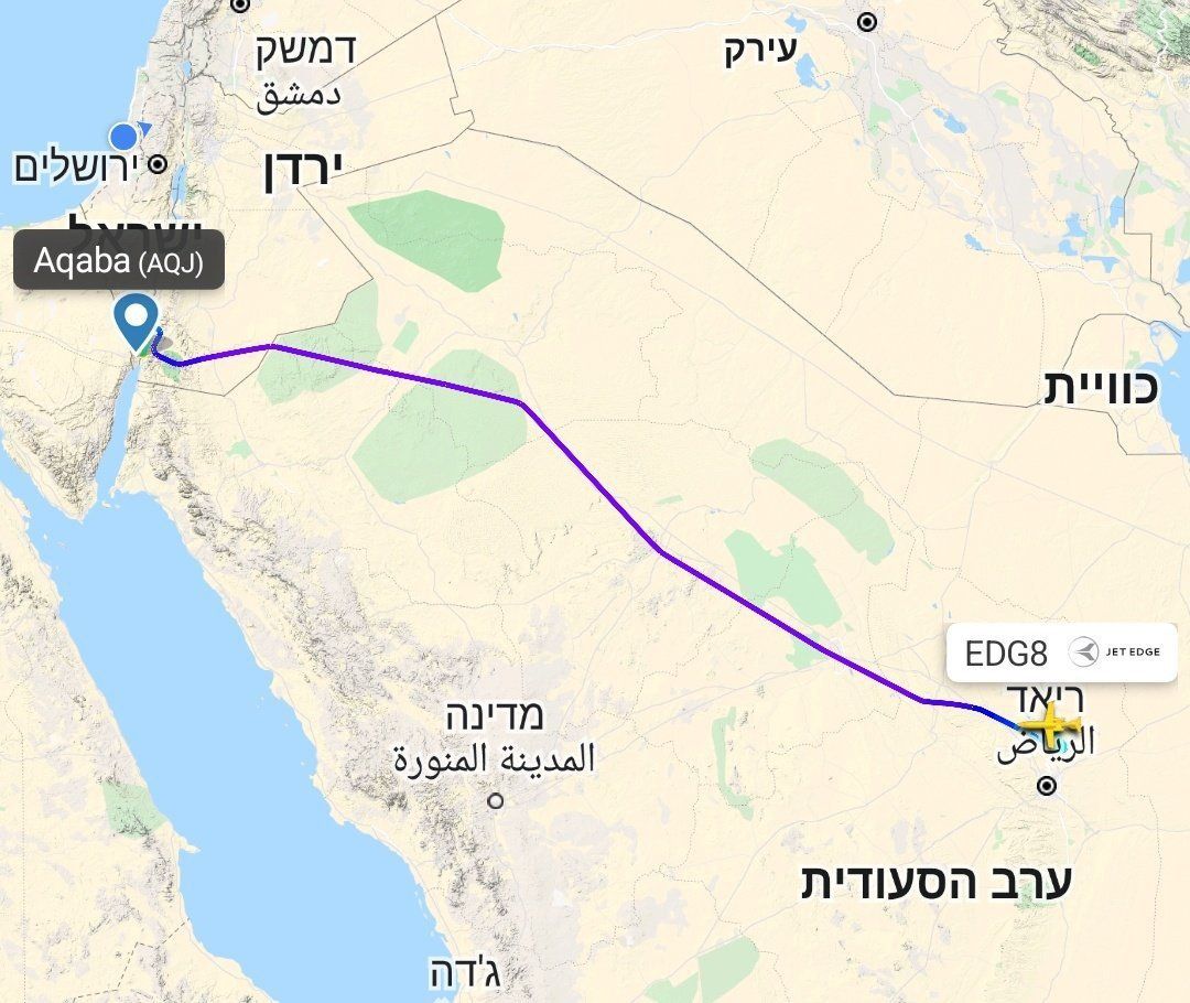 mo_jaradat's tweet photo. عندما تتوجه طائرة خاصة (EDG8) من تل أبيب وتهبط في الرياض،
وبنفس اليوم يقصف اليمني ثلاثة مناطق استراتيجية حساسة في السعودية،
فهذا يكشف مستوى التغيرات وطبيعة الاصطفافات واقتراب الصراعات البينية من نهاياتها الحتمية. https://t.co/kN10RFFs2b