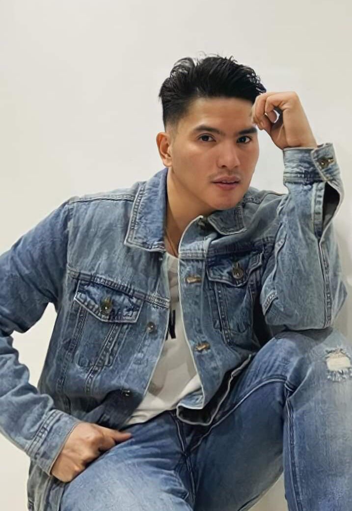 Patuloy lng Ang buhay khit marami man Ang hadlang Basta alam molng na Wala Kang naaapakan pasasaan ba matatamo mo Ang tagumpay

BEAUTIFUL AETASwithMYGZ
#MYGZTERShareLOVE