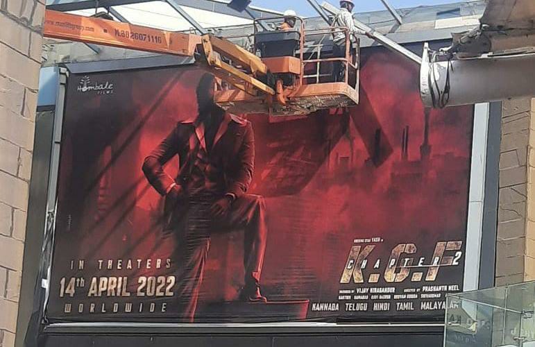 ForumReelz's tweet photo. #KGFChapter2 Promotions On Full Swing

#YashBOSS #PrashanthNeel @hombalefilms https://t.co/d5loToG3RX