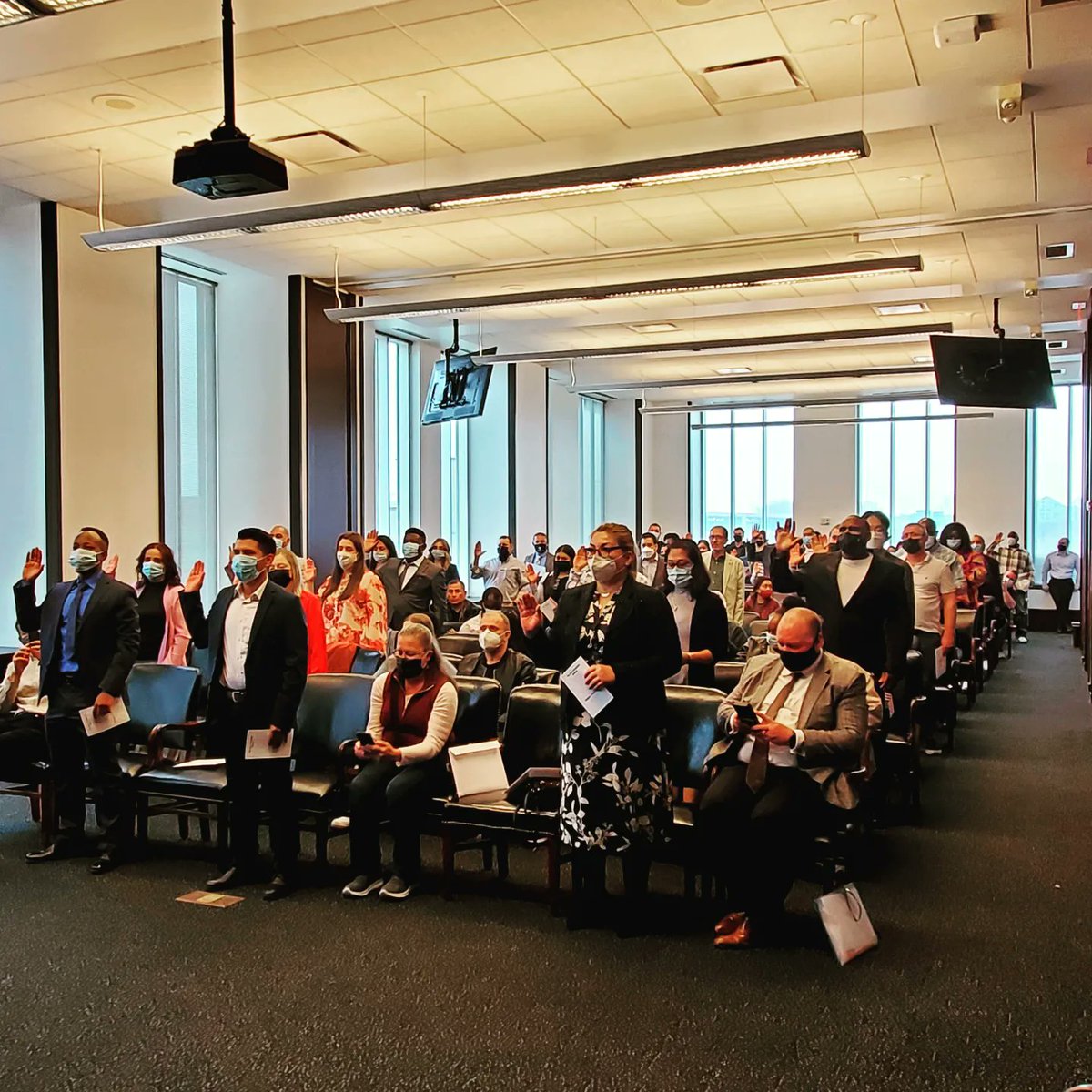OCACleveland's tweet photo. Welcome and congratulations to the 49 newly naturalized U.S. citizens at the 11 a.m. ceremony Fri. with the Honorable Judge Greenberg administering the Oath of Allegiance. OCA Greater Cleveland was honored to assist 25 new Americans in registering to vote.
#ACEtheVote https://t.co/nP7FxZZAMg