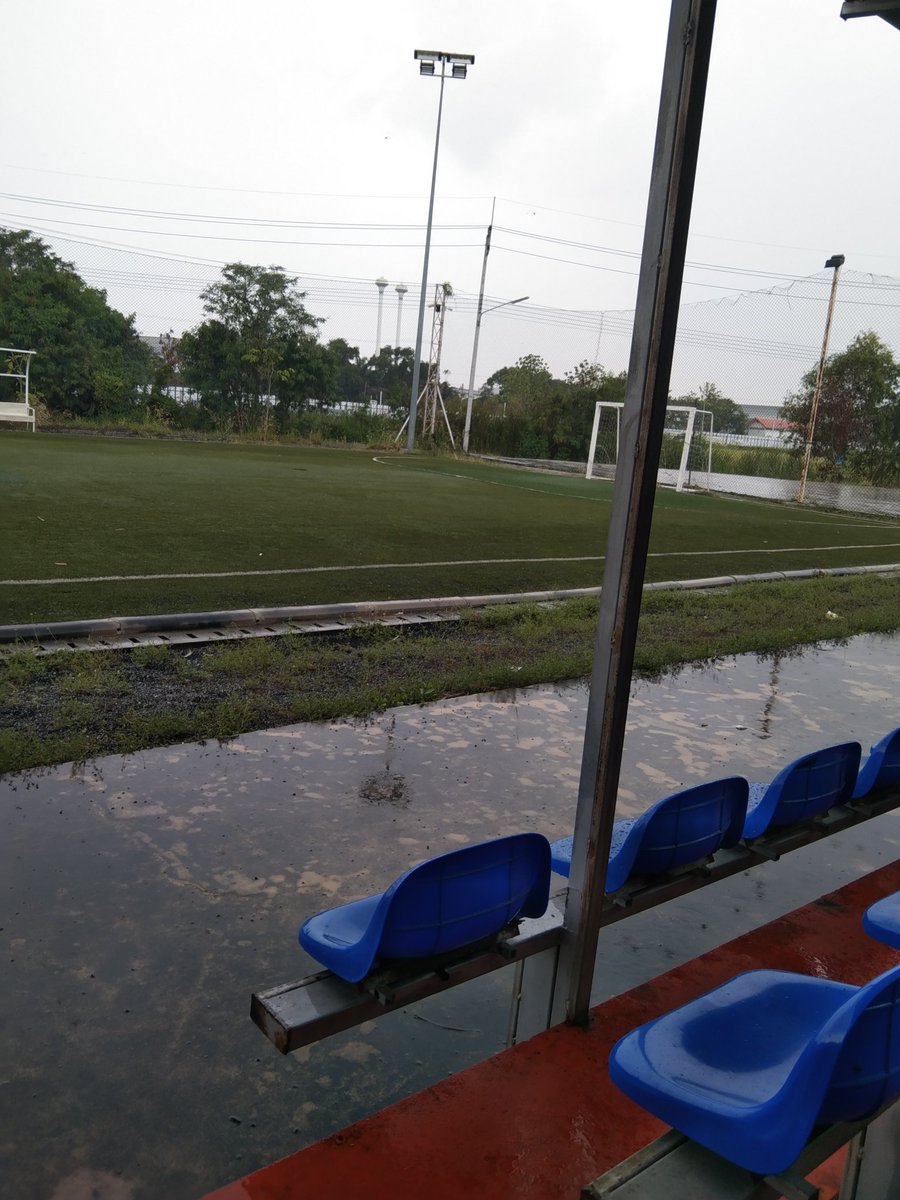 อุตส่ามากลางวัน เจอฝนอีก เซ็งเลยยย