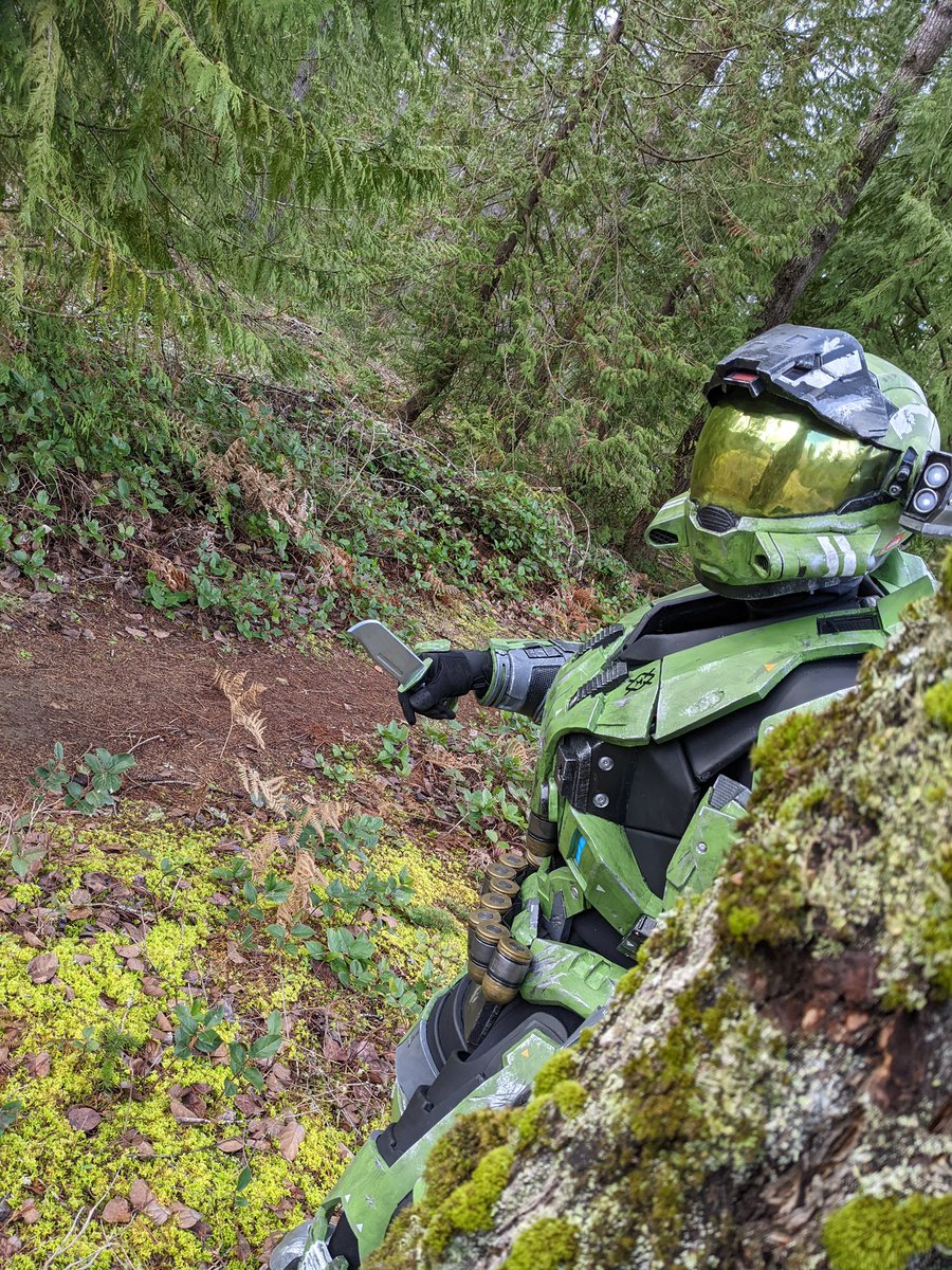 Zengarasu's tweet photo. The build…it’s finished. @Halo #Halo #HaloCommunitySpotlight #HaloReachcosplay #halocosplay #HaloInfinite #cosplay #spartancosplay #halocomunity https://t.co/2oZrIghALD