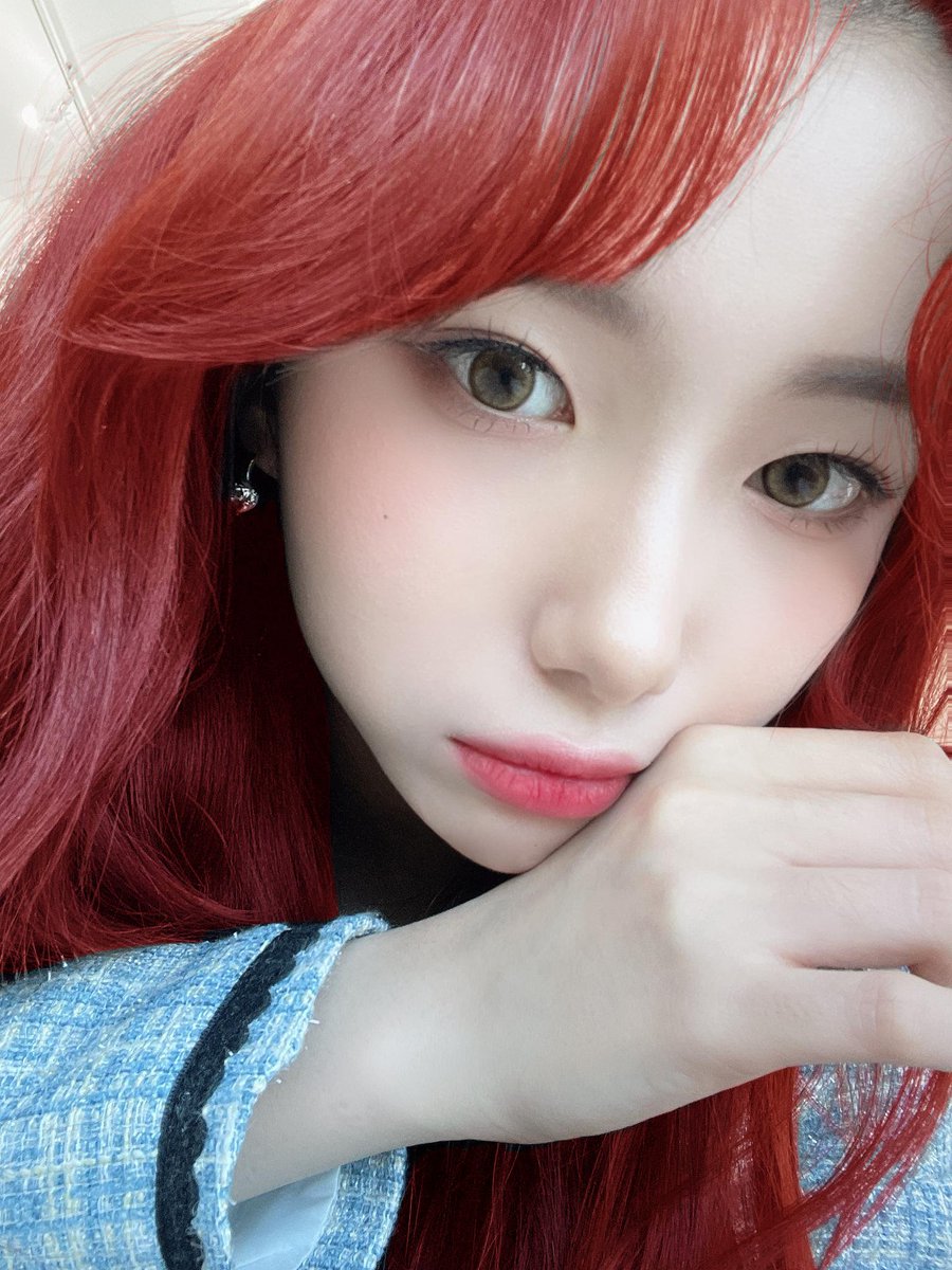 dayeonistic's tweet image. 머리를 빨갛게 염색했어요~♥️

#서영은 #YOUNGEUN
#케플러 #Kep1er