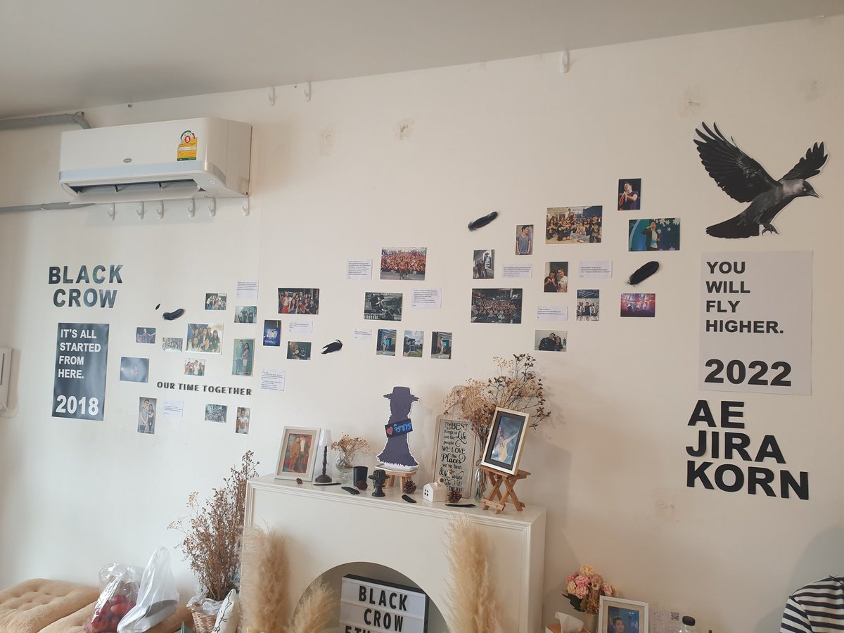 taki_pueng's tweet photo. มาจิบน้ำเย็นๆ ที่ร้าน @moawfancafe
ดูรูปและเรื่องราวของน้าด้วยความคิดถึง 

ปล. ช็อกโกแลตส้มนี่อร่อยจัง ❤🤗

#5thblackcrowanniversary #หน้ากากอีกาดำ
#เอ๊ะจิรากร​ #Aejirakorn https://t.co/cFMUkPjL2P