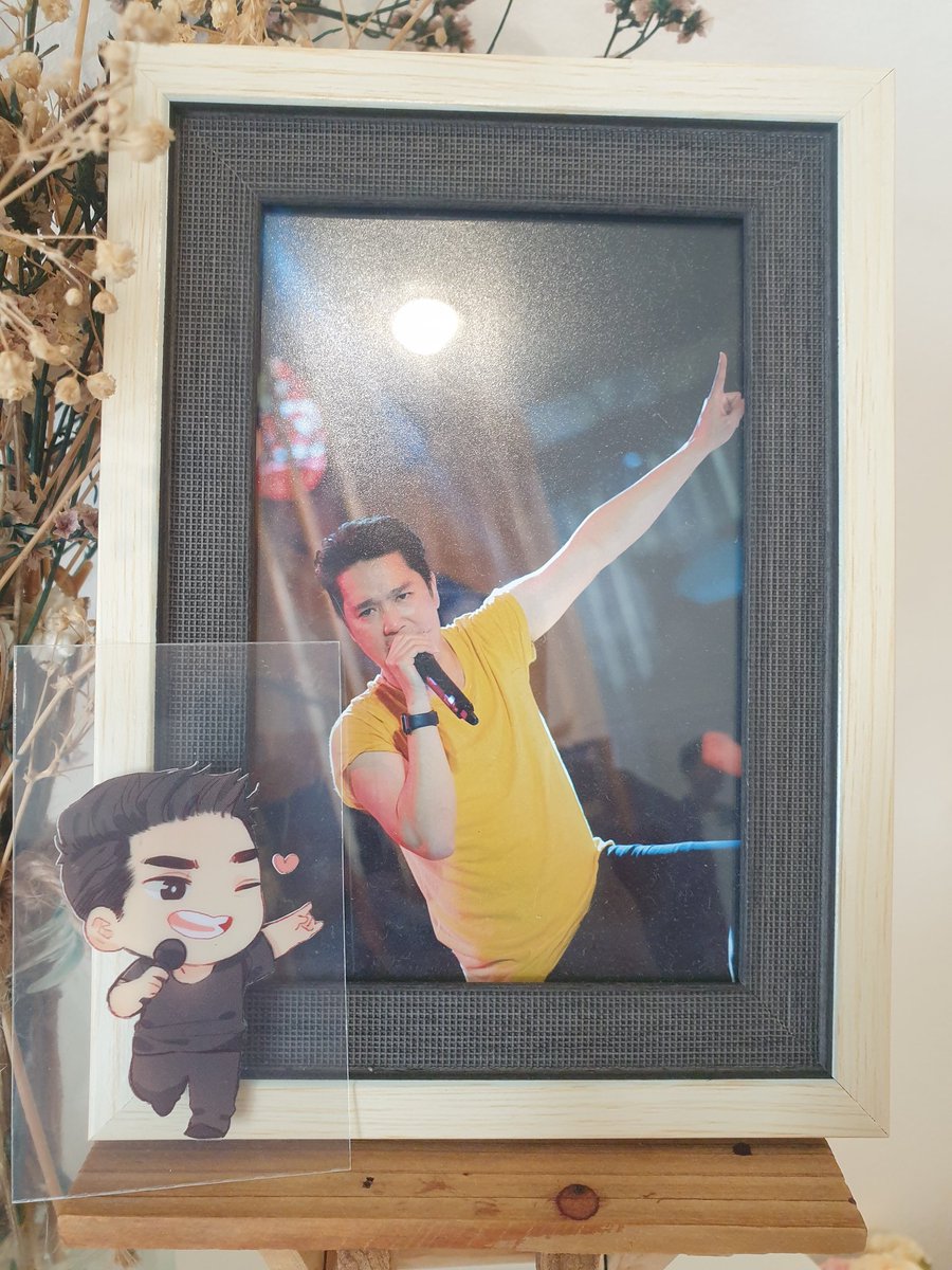 taki_pueng's tweet photo. มาจิบน้ำเย็นๆ ที่ร้าน @moawfancafe
ดูรูปและเรื่องราวของน้าด้วยความคิดถึง 

ปล. ช็อกโกแลตส้มนี่อร่อยจัง ❤🤗

#5thblackcrowanniversary #หน้ากากอีกาดำ
#เอ๊ะจิรากร​ #Aejirakorn https://t.co/cFMUkPjL2P