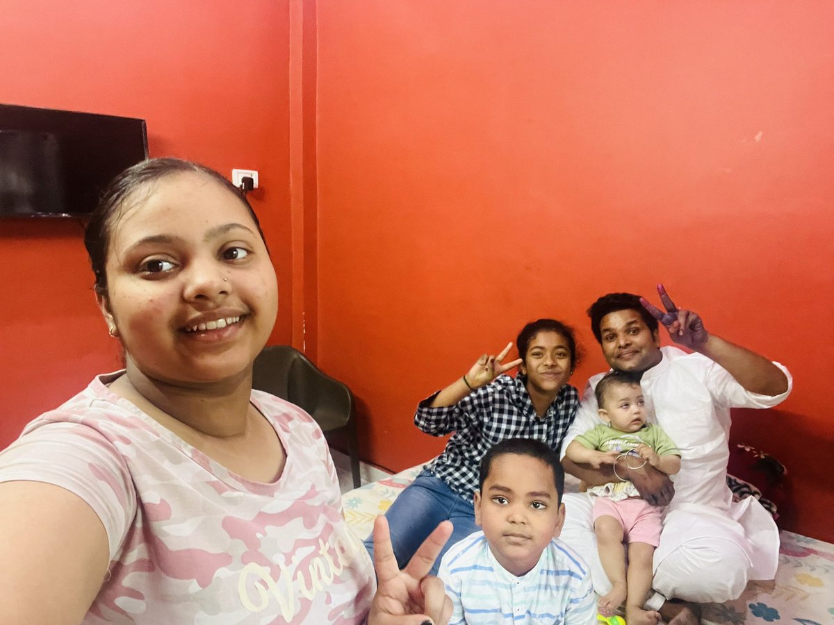 vivaanyaddy's tweet photo. Holi celebration is  on.....🧬💕 https://t.co/akFM92Xz4k