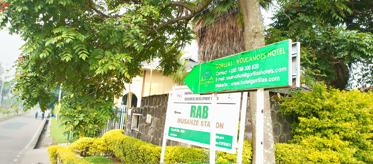 HeritierRW's tweet photo. Nonaha muri @MusanzeDistrict @RwandaNorth ,"Gorillas Volcano's Hotel" Hagiye guteranira Amahugurwa y'inzego z'umuryango @rpfinkotanyi /Special Cells" zikorera  kurwego rw'Akarere ka Musanze,Mu rwego rwo gukomeza kongerera ubushobozi abayitabiriye bazahugure n'Abandi. #HitamoNeza https://t.co/gBw42MPADc