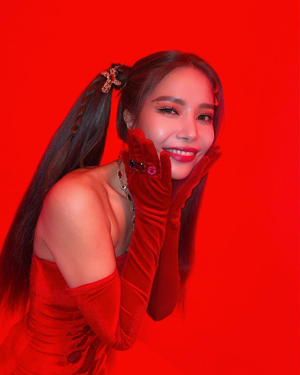 solarkeem_bot's tweet photo. [📸] 2022.03.20

I love Red❤

🔗https://t.co/kYxGSicGTZ

#솔라 #SOLAR
@RBW_MAMAMOO https://t.co/T2FQ0Dt8Ls