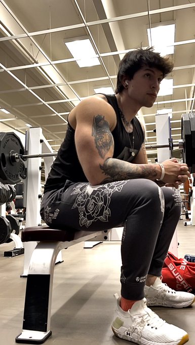 POV I hate bench https://t.co/hhwhl459SS