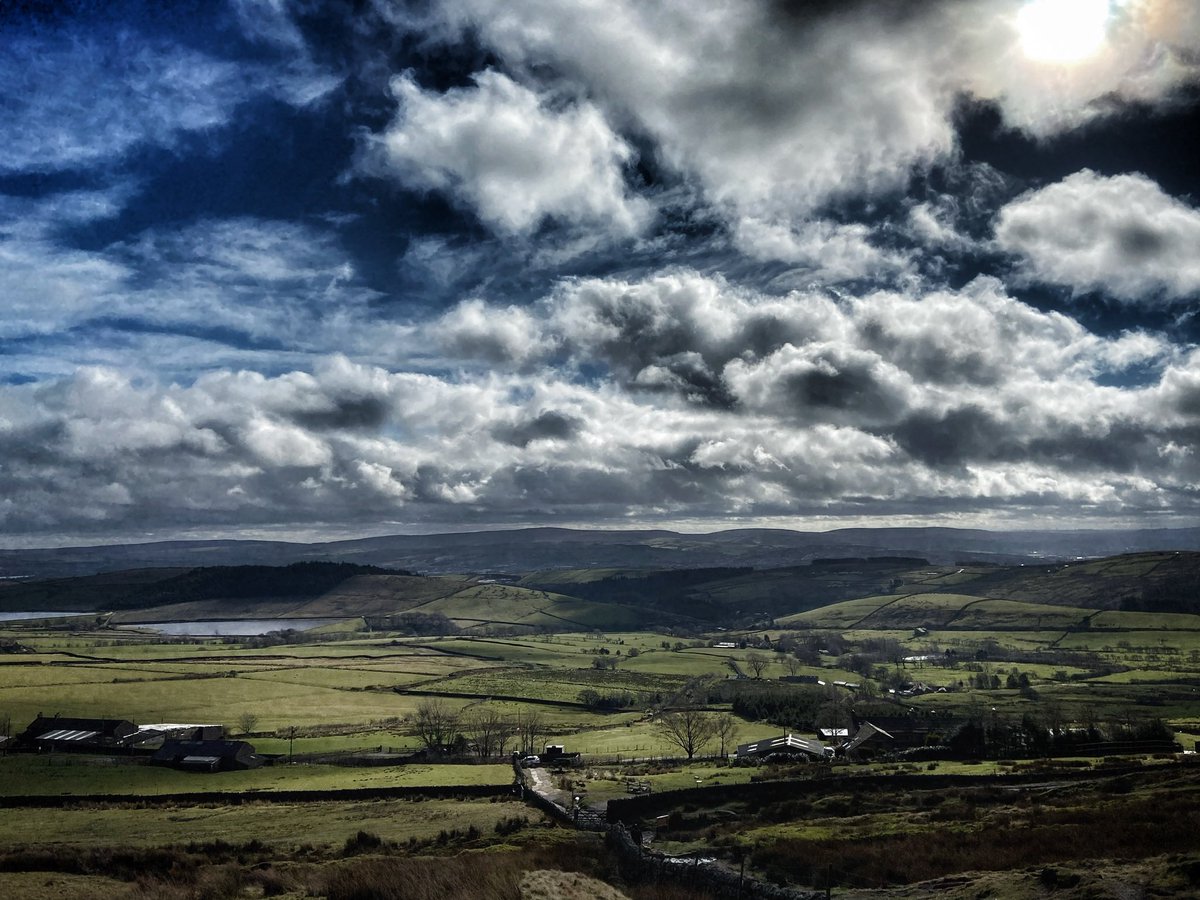 absinthe3434's tweet photo. We’ll worth the vertical hike for this view #pendlehill #beautifulbarley #pendlewitches #MentalHealthMatters #50challenges https://t.co/7cVPiOQcwe