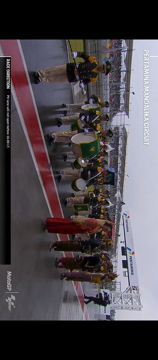 Hujan Reda Pasti pada ngira pawang hujan yang Bikin Reda yg Goblokk pasti bilang iya... Padahal Allah yg menentukan segala sesuatu. #pertankanaaqidahanda