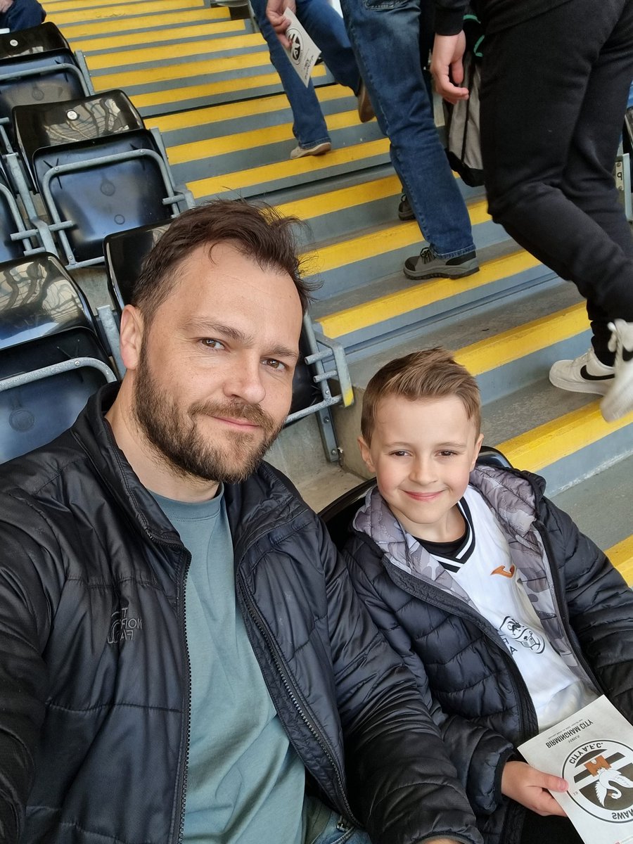 jackoliverwhite's tweet photo. First live match for George. He loved every moment, despite the draw @SwansOfficial #Swans https://t.co/icUQpls14u