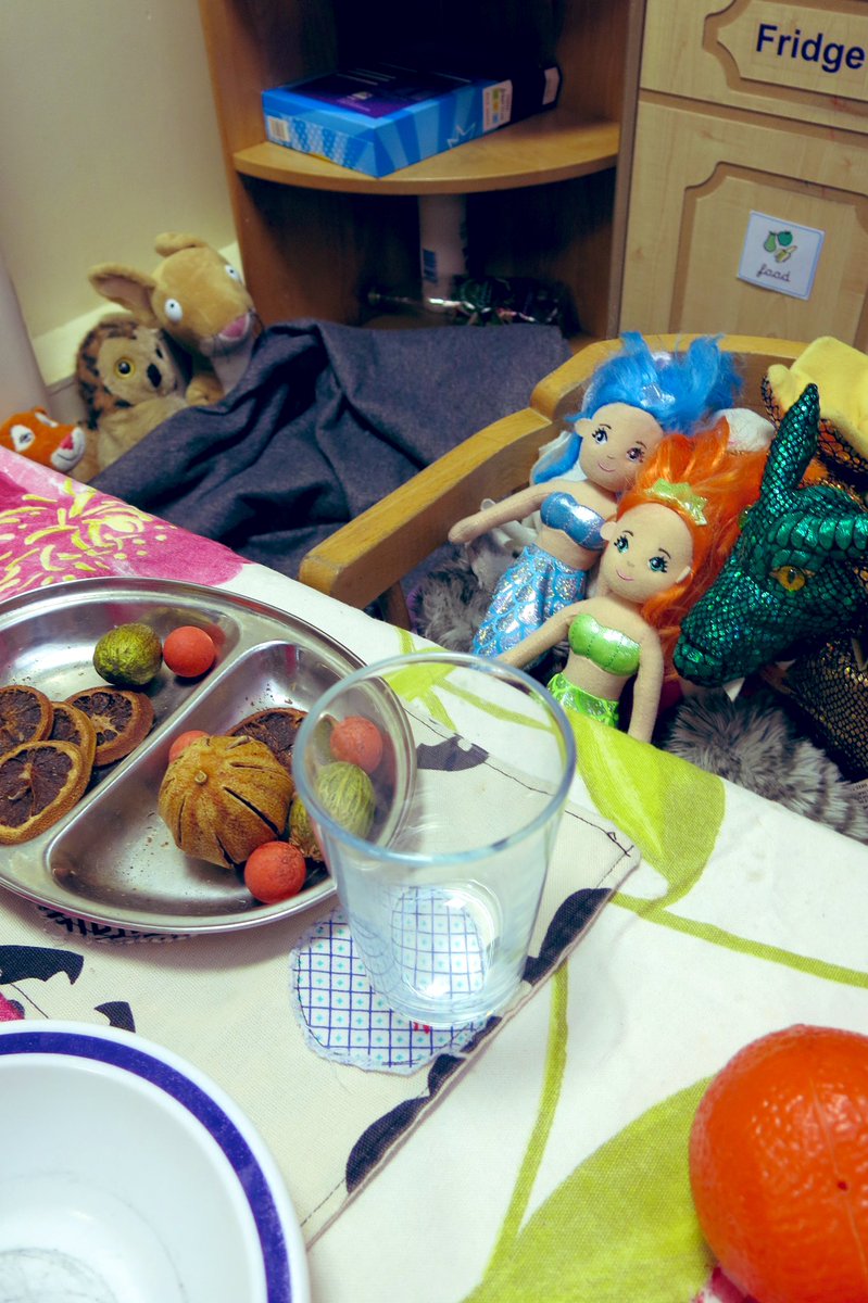 misssmythe_HT's tweet photo. Our ‘Home Area’ has daily parties. This one was definitely one of my favourites. I loved the attention to details and being a part of their wonderful imagination 💭✨✨💜 #EYFS #EarlyYears #EY #StoryTelling
#HomeArea https://t.co/pJByXQrZ5n