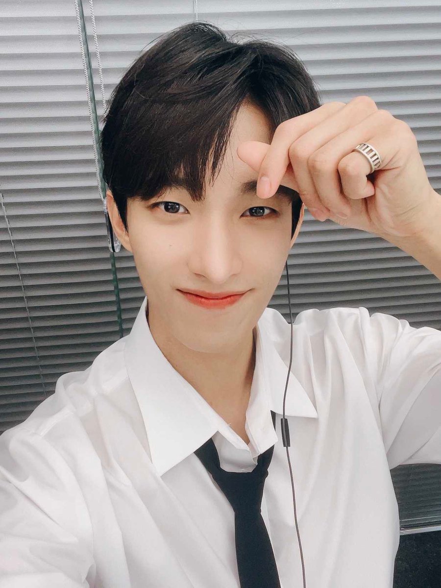 DK2l8_'s tweet photo. 아 진짜 개예뻐 우뜨캄 ㅜㅜㅜ https://t.co/RoEr75VB9u