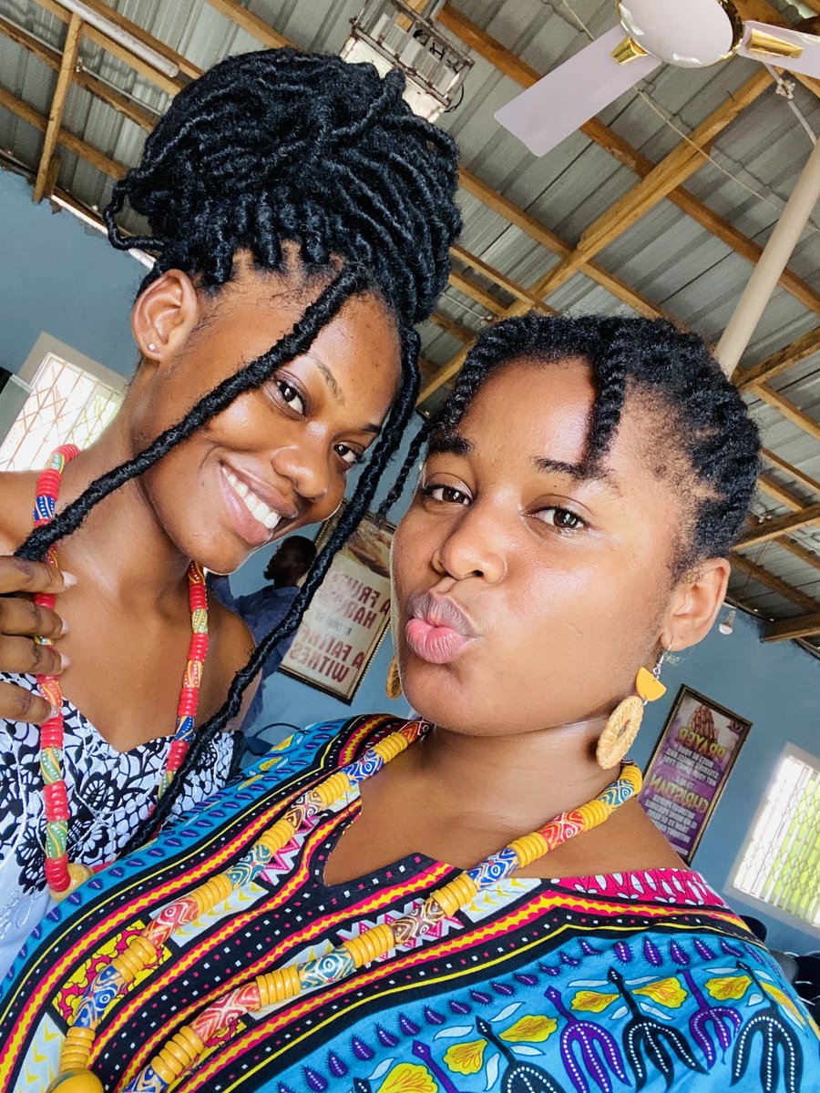 SarahAmaAdu's tweet photo. A typical Sunday 🌞. The pastor asked us to dress African and didn’t even say anything about it 🤦🏿‍♀️😹 #Church #BlackTwitter #Iblewit #Hillsong https://t.co/KpXnKlO18V