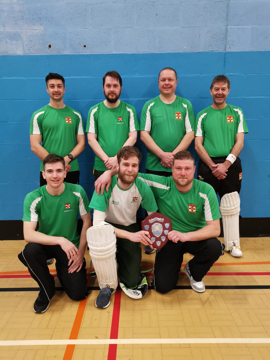Congratulations to the indoor team for winning the <a href="/SwanseaIndoor/">Swansea Indoor Cricket League</a> League Cup this morning. 🎉🎉