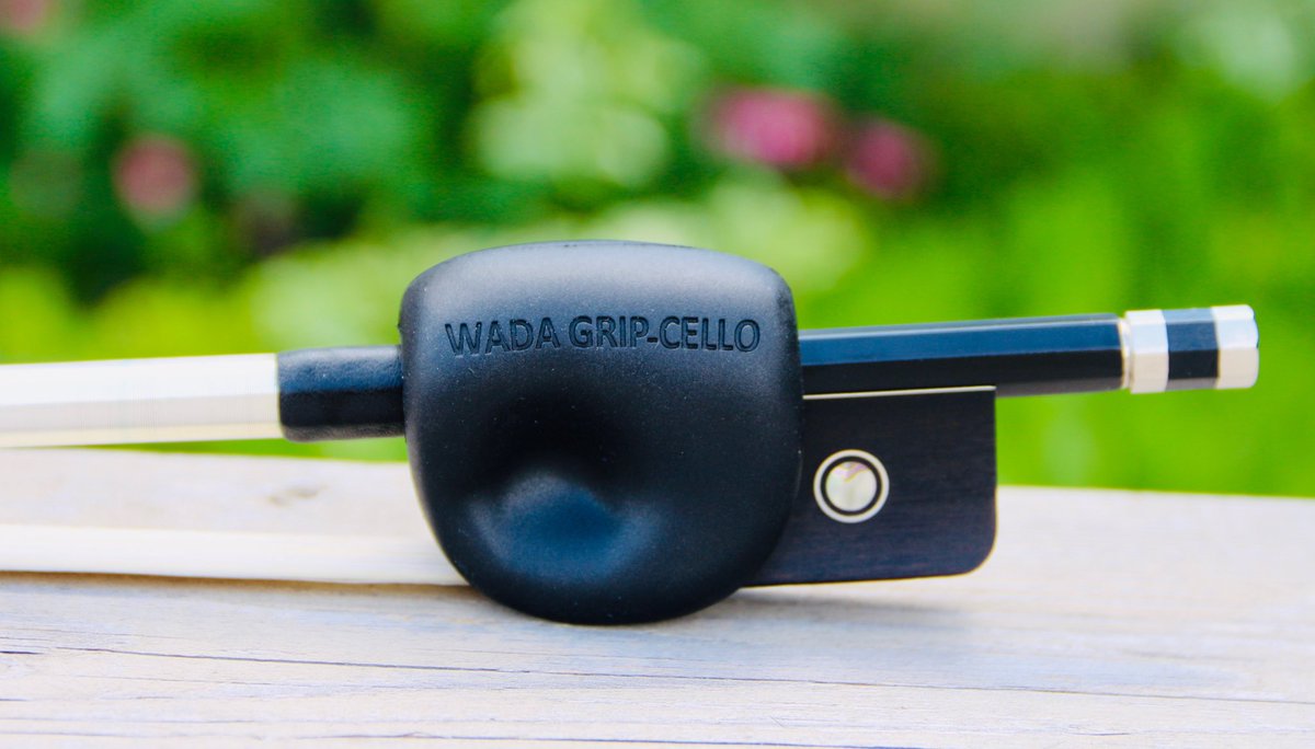 BowGrip's tweet image. 和田チェロ運弓補助具
暫く在庫切れが続いておりますが、もうすぐアマゾンにて販売が再開されます。販売が再開され次第、こちらからお知らせ致します！

アメリカを中心に現在世界10ヵ国で好評発売中！

詳しくはこちらのウェブサイトへ。
wadabowgrip.com
•
•
•
#チェロ  #チェリスト