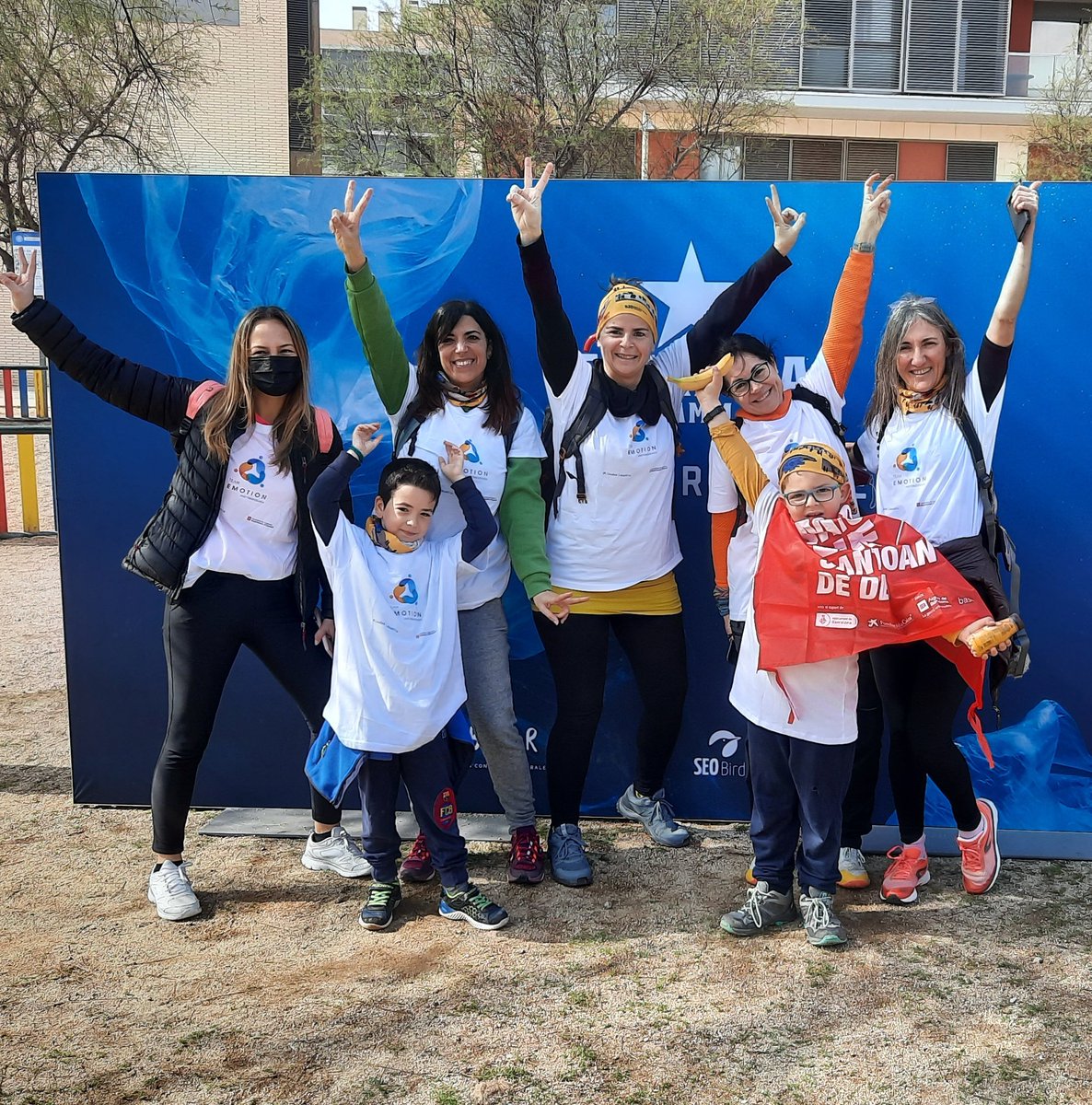HistoriesdVida's tweet photo. Així hem sortit avui el #TeamEmotion d'#històriesdevida a la @magiclineSJD !!!! Format per professorat #pfiCAT i voluntariat HdV! Gràcies a @EstrellaDammCat
Per l'oportunitat!
@pfi_edu @educaciocat @catFPx @CABK_Dualiza https://t.co/8VpzrQYyjC