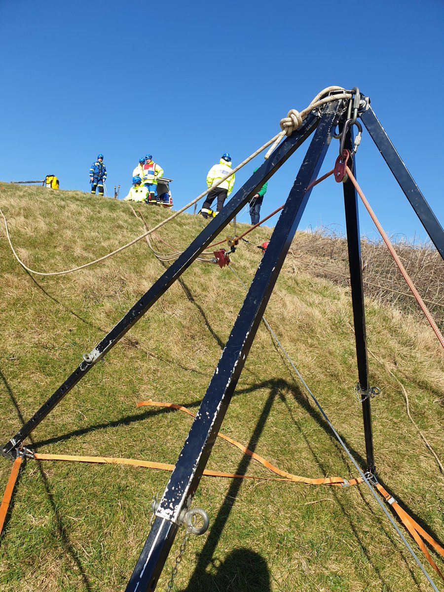 Our Team of Volunteers were out this morning , practicing Our Rope Rescue skills in the Spring Sunshine 🌞. 
We can be paged at anytime to a Coastal cliff Rescue. 

999 and Ask for The Coastguard.