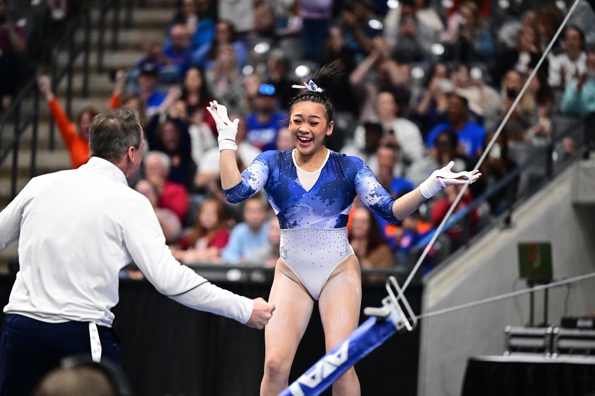 gvldenolympian's tweet photo. 𝐰𝐡𝐞𝐧 𝐲𝐨𝐮 𝐠𝐞𝐭 𝐭𝐡𝐞 𝐨𝐧𝐥𝐲 𝐩𝐞𝐫𝐟𝐞𝐜𝐭 𝐭𝐞𝐧 𝐨𝐟 𝐭𝐡𝐞 𝐦𝐞𝐞𝐭! https://t.co/1hoLNEFxoT