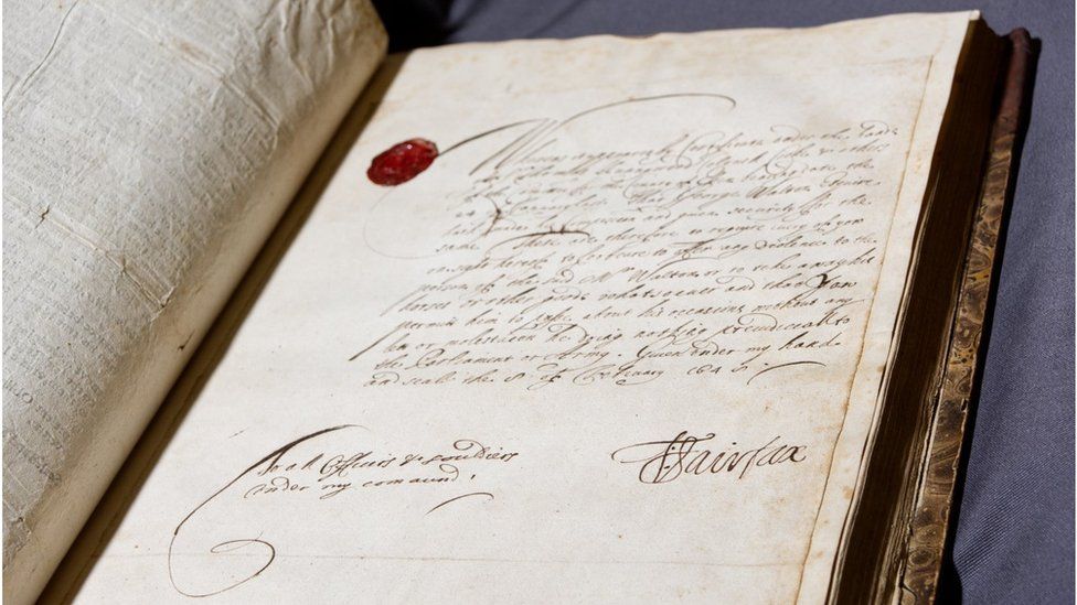 17thCenturyLady's tweet photo. 'English Civil War letter found in a book on the Siege of Colchester' https://t.co/mH7ADh9B5h #BCW #17thCentury #KeepItStuart https://t.co/X2V8Wcxfo3