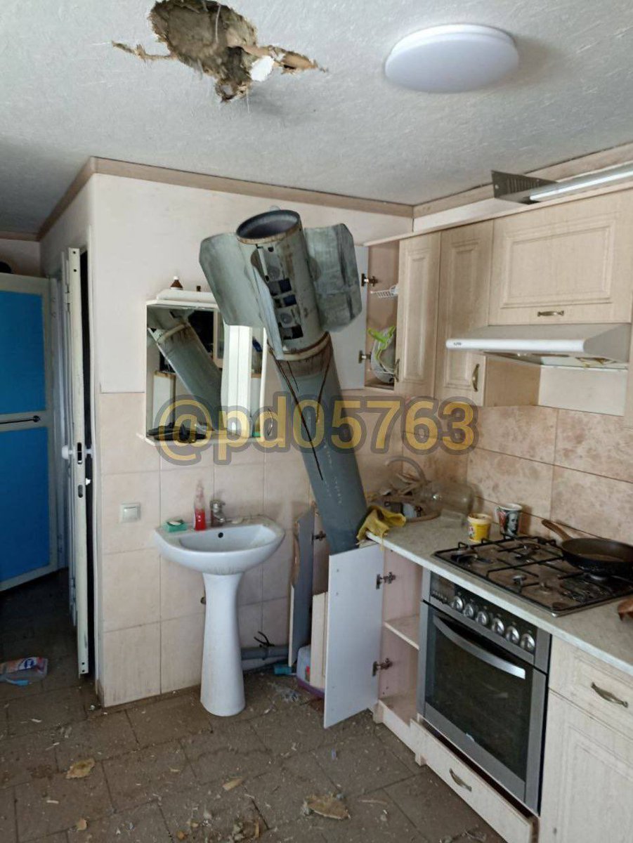 O que tem hj de almoço? 😬 Foto do interior de um apartamento em Kharkiv, na Ucrânia.