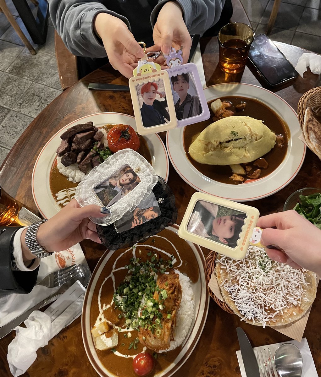pseudotbe's tweet photo. 행복해요 이밤이
아름답구
@jamwon77 @whenkhiscute @iamyourwinter_ https://t.co/prHEGYTAZ0