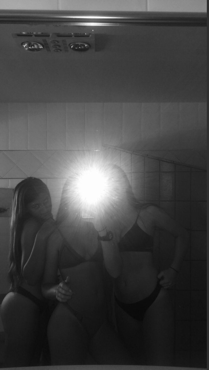 bouchet_laura's tweet photo. P'tite sextape entre copine 🥰
RT si tu veux la voir et viens DM https://t.co/7cIXCAdIsT