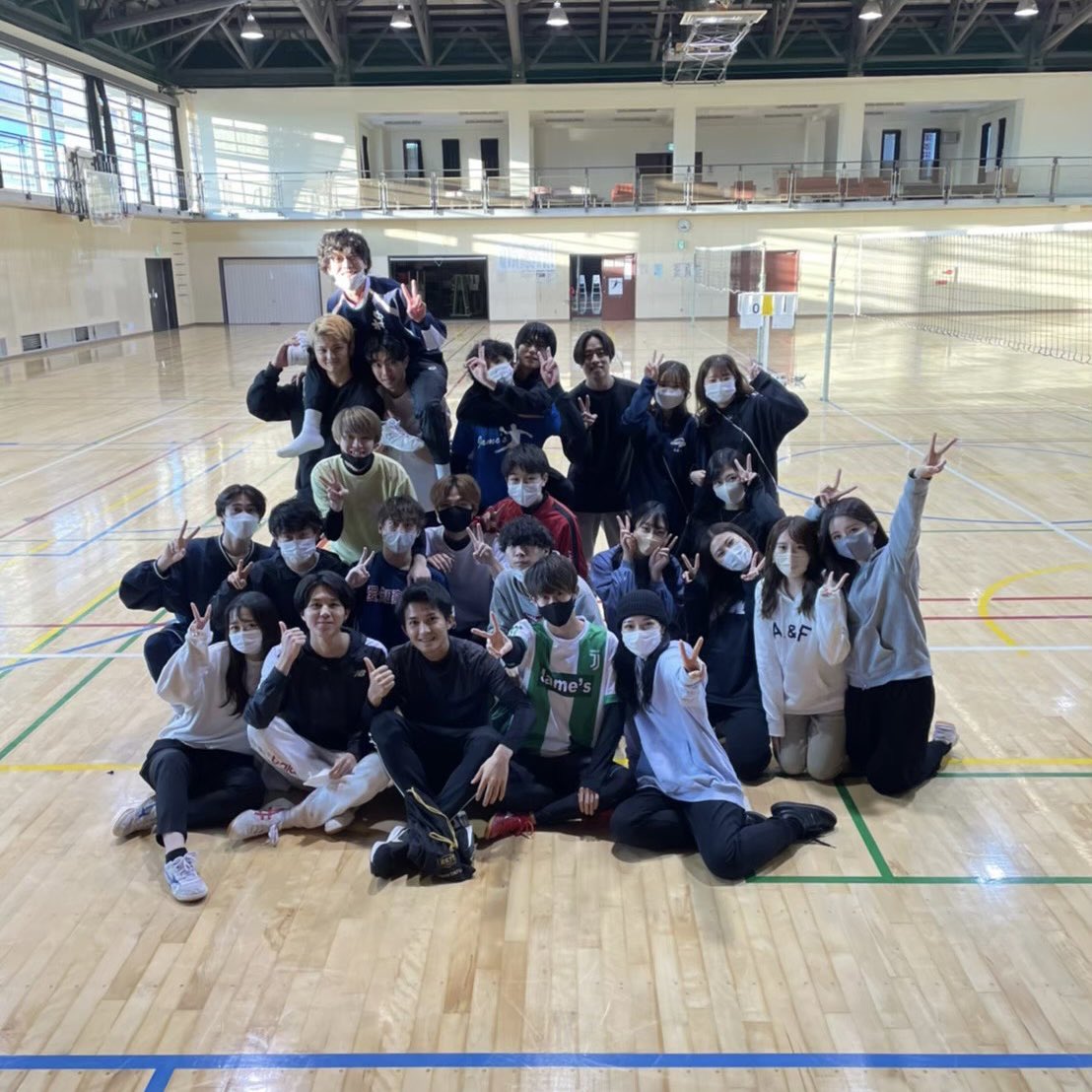 james_hbc's tweet photo. 毎週木曜日に名古屋の体育館を借りてみんなで仲良く楽しくスポーツをしています🤾‍♀️🏐

先輩後輩関係なくみんな仲良しなJamesに是非来てください🙌

気になった人はDMください📩
LINEのグループ招待します👬👭

#春から愛大 #春から愛知大学 https://t.co/cARhpQlfw9