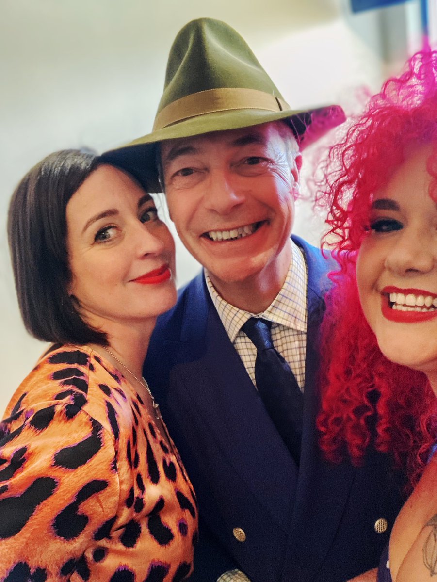 MonroseEmma's tweet photo. @Nigel_Farage lucky bugger 🤣 Great day @TheJockeyClub celebrating Gold Cup @FinePet #goldcup #CheltenhamFestival https://t.co/g6iqOOkjeJ