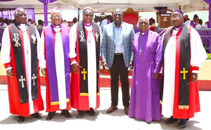 Blessings to the 5th President.. 

Anglican retired Bishops John Mahiani, Isaac Ng'ang'a, Allan Waithaka &amp; serving Bishop Rt Rev Gichere welcome <a href="/WilliamsRuto/">William Samoei Ruto, PhD</a> 

DP message on offerings Proverbs 13:22

".even the sinners wealth is stored for the righteous"
