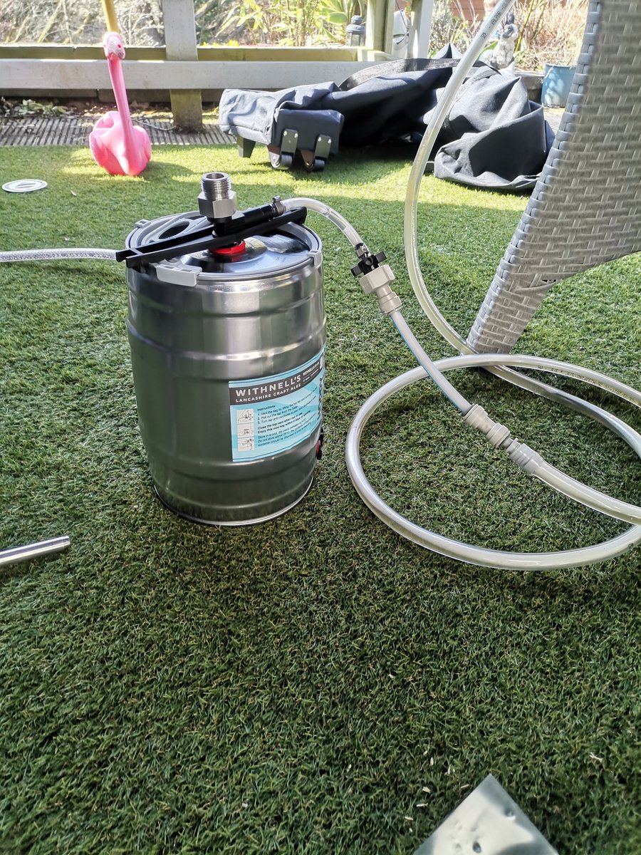 TubsKegs's tweet photo. Sound. I can connect to 5litre kegs @WithnellsBrewCo bit of fettling and it works. Brilliant #hoppyfettler https://t.co/COi42KwY2I