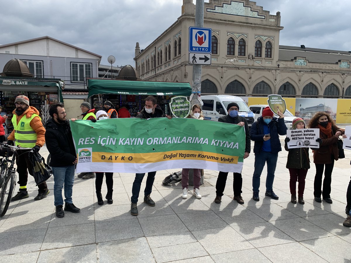 k2haber's tweet image. 📢 'Kanala, Talana, Betona Hayır!'

🍃📸 Ekoloji örgütleri, 21 Mart #DünyaOrmancılıkGünü için Kadıköy'de bir araya geldi.

#K2TV/@baris_tinay