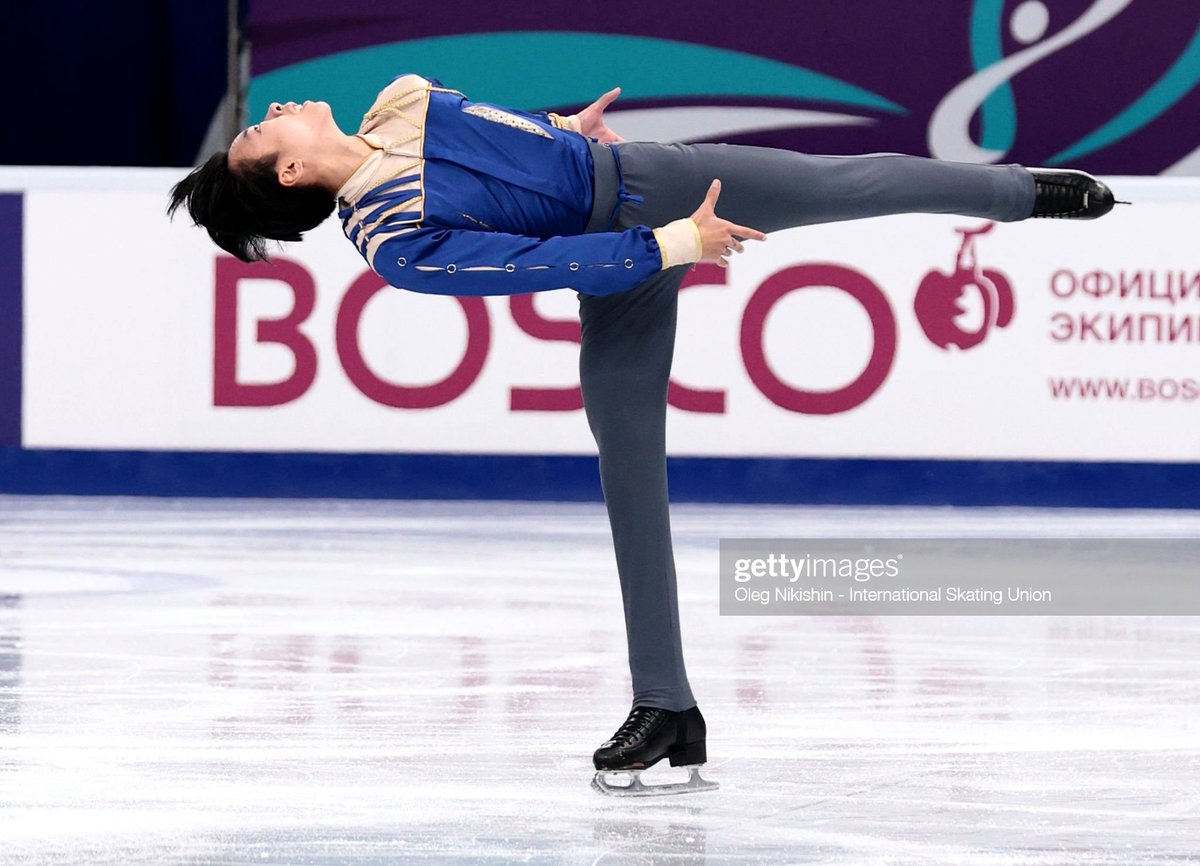 goldenskate's tweet photo. Happy Birthday 🎂 to Canada's 🇨🇦 #WesleyChiu — The #CTNSC22 🥉! GS Fan Fest @ https://t.co/UwPXswVaK9 The 17-year-old earned new PBs (FS/TS) in his #CSFigure debut at #WarsawCup 👏🏻 He enjoys biking 🚴‍♂️ with friends 📷 2021-22 FS "I Belong To You" by #Muse #FigureSkating https://t.co/ENP6Qejdy2