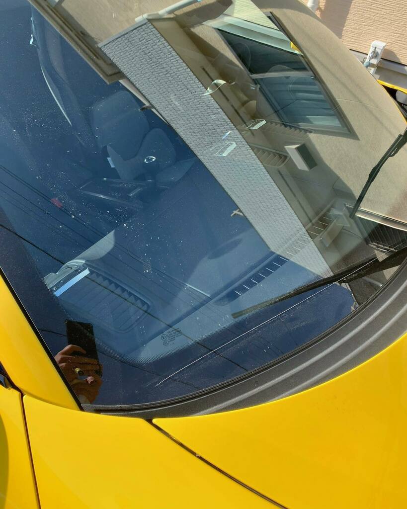 OichanSe's tweet photo. 砂埃と花粉でフロントガラスが酷いことに。

#frontwindow #981caymangts #cayman981gts #porsche #フロントガラス #ポルシェ https://t.co/akQ3zmW5ZY