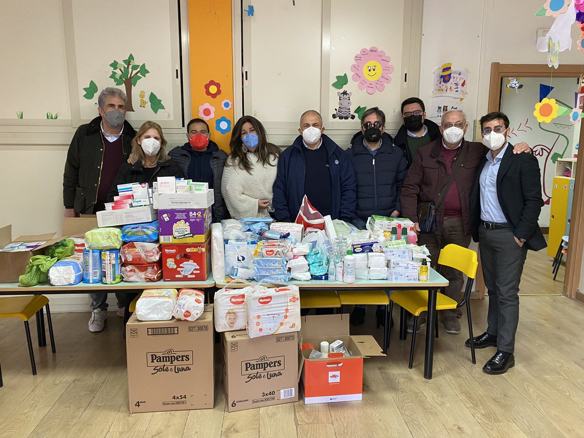 Daniele_Vella's tweet photo. Raccolta generi di prima necessità per l’#Ucraina.
Grazie a tutto il PD Bagheria e alla generosità dei nostri cittadini. https://t.co/pQAkerfSeV