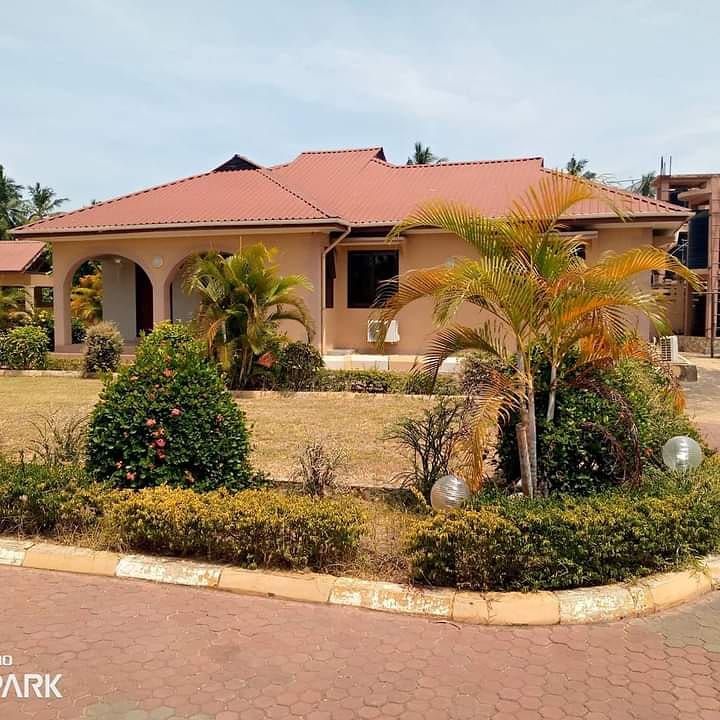 dalalitesha's tweet photo. HOUSE FOR RENT
INAJITEGEMEA
LOCATION NEAR BAHARI BEACH
FIXED PRICE: MILION 1 KWA MWEZI
KODI ILIPWE YA MIEZI 6
3BedRoom &amp; 2Self Contained &amp; Kitchen &amp; Dinning &amp; SittingRoom &amp; Public Toilet &amp; Gypsum &amp; Alluminium Windows Sliding
CONTACT
0714-021698
0754-470902
0788-193206 https://t.co/VehN2FbhMY