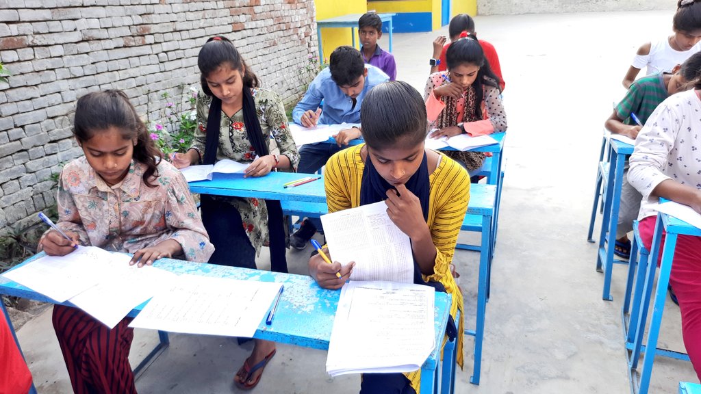 BansaLibrary's tweet photo. We organized '3rd General Knowledge Quiz Competition' at Library today. A total of 84 students from 13 villages across three groups took part. Competition was conducted through OMR answering system. Idea behind organizing these quizzes is to connect more students to the Library. https://t.co/RrlyBzpr2g