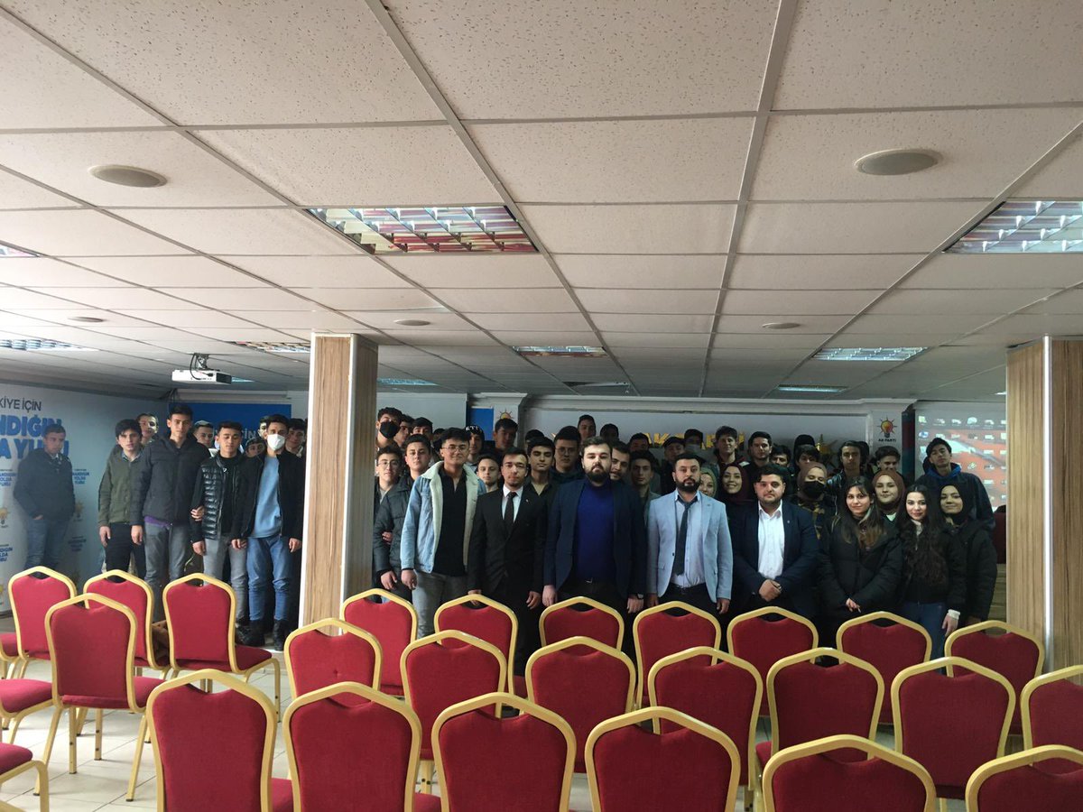 tkutluay64's tweet photo. 📍KARAMAN 

En genç yol arkadaşlarımız olan lise başkanlarımız ve liseli kardeşlerimizle bir araya geldik.
Kardeşlerimizin coşkusuna,heyecanına ortak olduk.
Ülkemizin her noktasında olduğu gibi Karaman’da da gençlerin mesajı net;

“Seninleyiz Erdoğan” 

Gümbür gümbür geliyoruz😎 https://t.co/s5z5fJsmRE