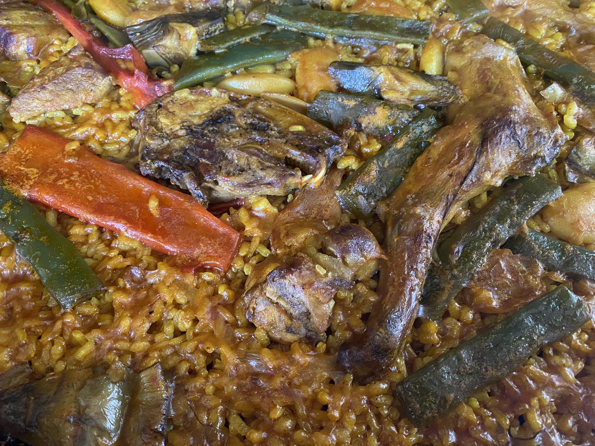 vic_pallares's tweet photo. #LaPaellaDeLosDomingos
Sin solución de continuidad, tras las #Fallas2022 y la #Crema22, nuestra 🥘 familiar; @capac11s
Hoy Maridaje internacional (con sello valenciano) #ChozasCarrascal
#WordlHappinessDay2022
#Primavera2022
@vpallaresb1 @carloscp9 https://t.co/QQs8IyhwsY